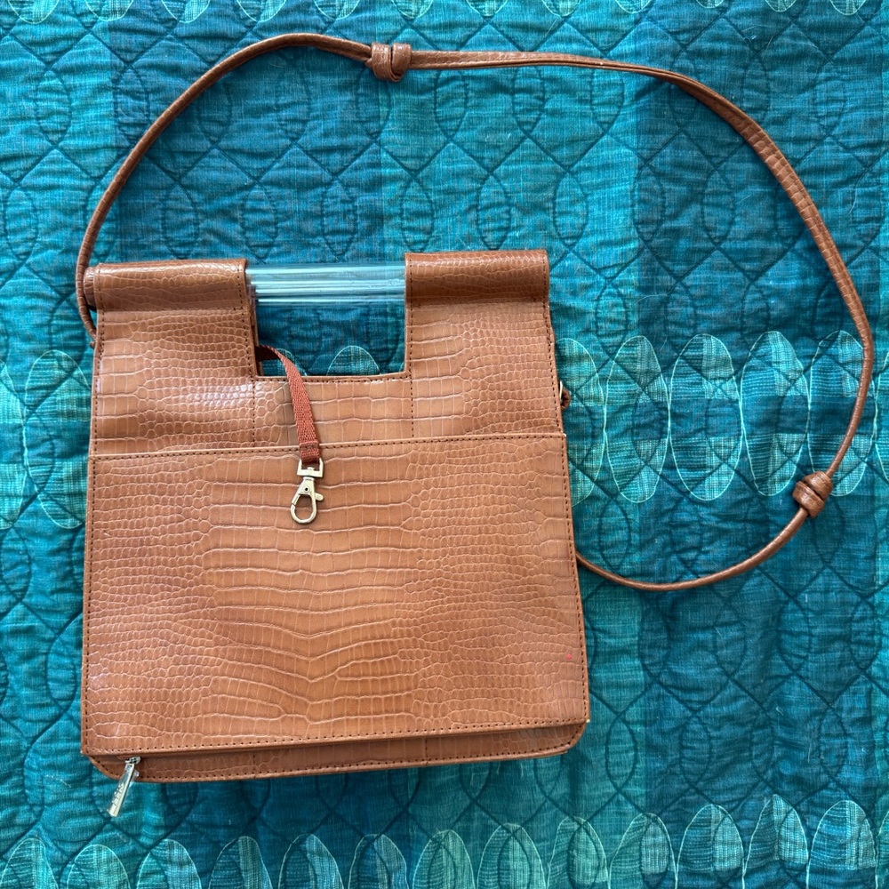 Béis The Crossbody handbag in Cognac Croc